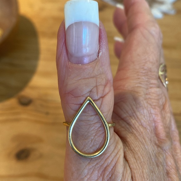 🎉 ARTISAN MADE GOLD FILLED LARGE TEAR DROP RING‼️ - Picture 8 of 8